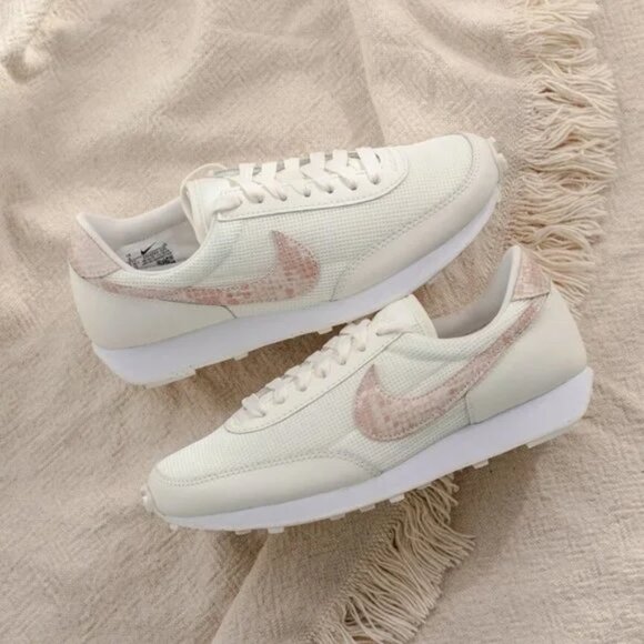 Nike Daybreak Snake Print Sail/Particle Beige Women's Sneakers Shoe Size 9.5 - Picture 1 of 12
